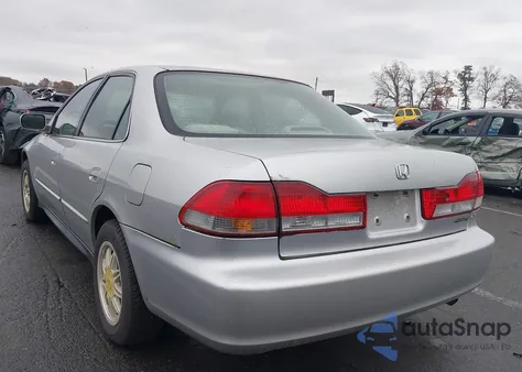 2001 Honda Accord 2.3 Lx from USA, damaged, VIN JHMCG56441C011811